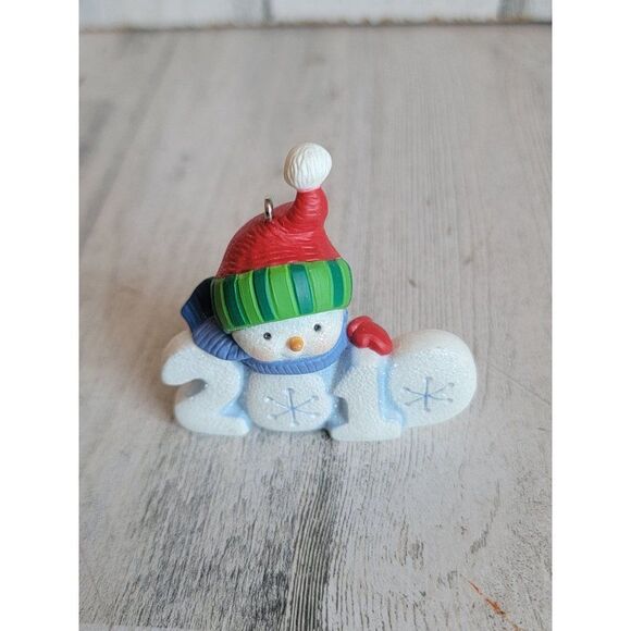 Hallmark Frosty fun repaint Red 2010 snowman ornament Xmas - Picture 2 of 6